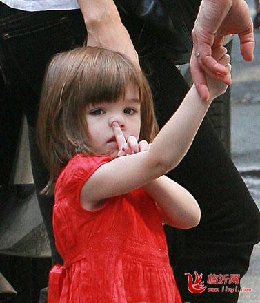 孩子常抠鼻孔容易导致鼻子发炎