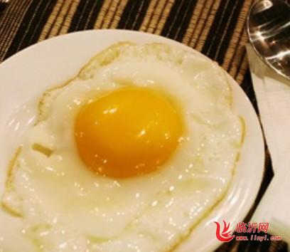 煎蛋吃多了也会诱发脂肪肝